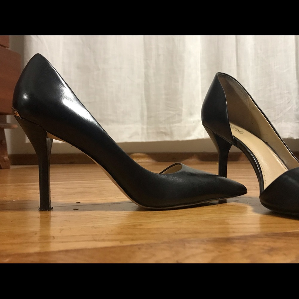 Michael Kors black leather pumps